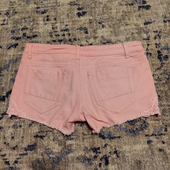 Shorts - Picture 3 of 3